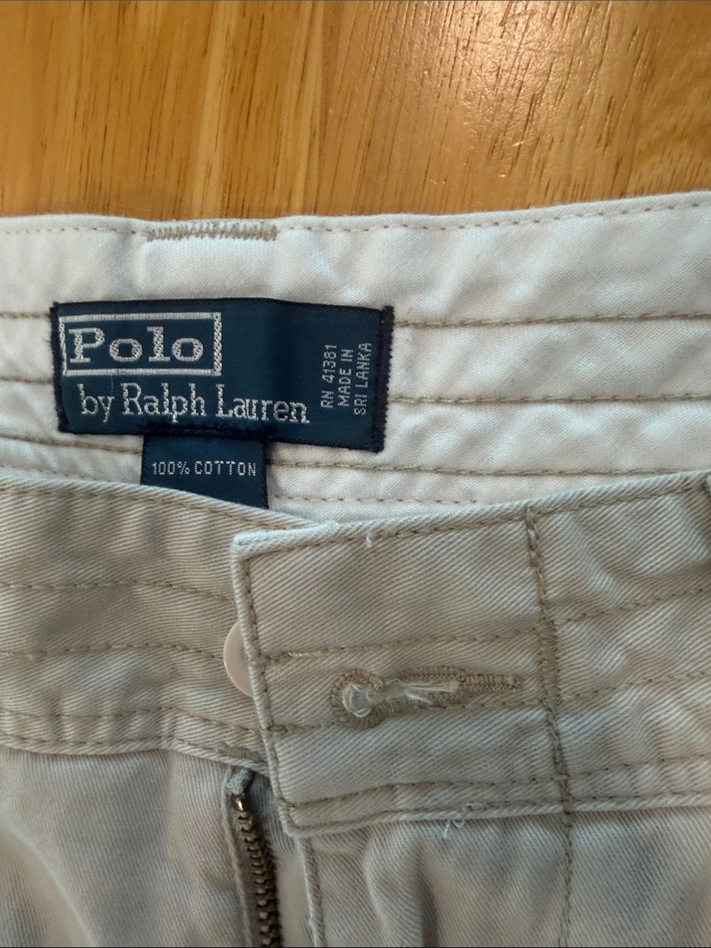 Polo by Ralph Lauren Men’s Light Khaki Cargo Shorts - Picture 2 of 3